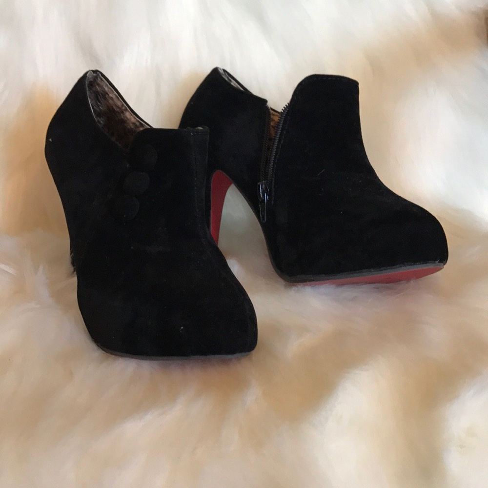 Shoes - Picture 2 of 2
